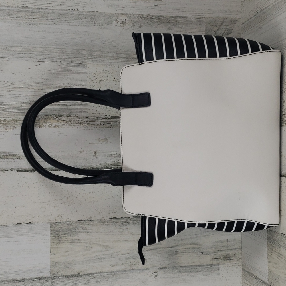 Kenneth Cole Reaction black white striped zipper large handbag goldtone accents - Picture 7 of 12